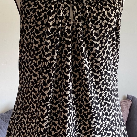 NWOT Banana Republic Halter neck style blouse top Black Cream Size M - Picture 5 of 13